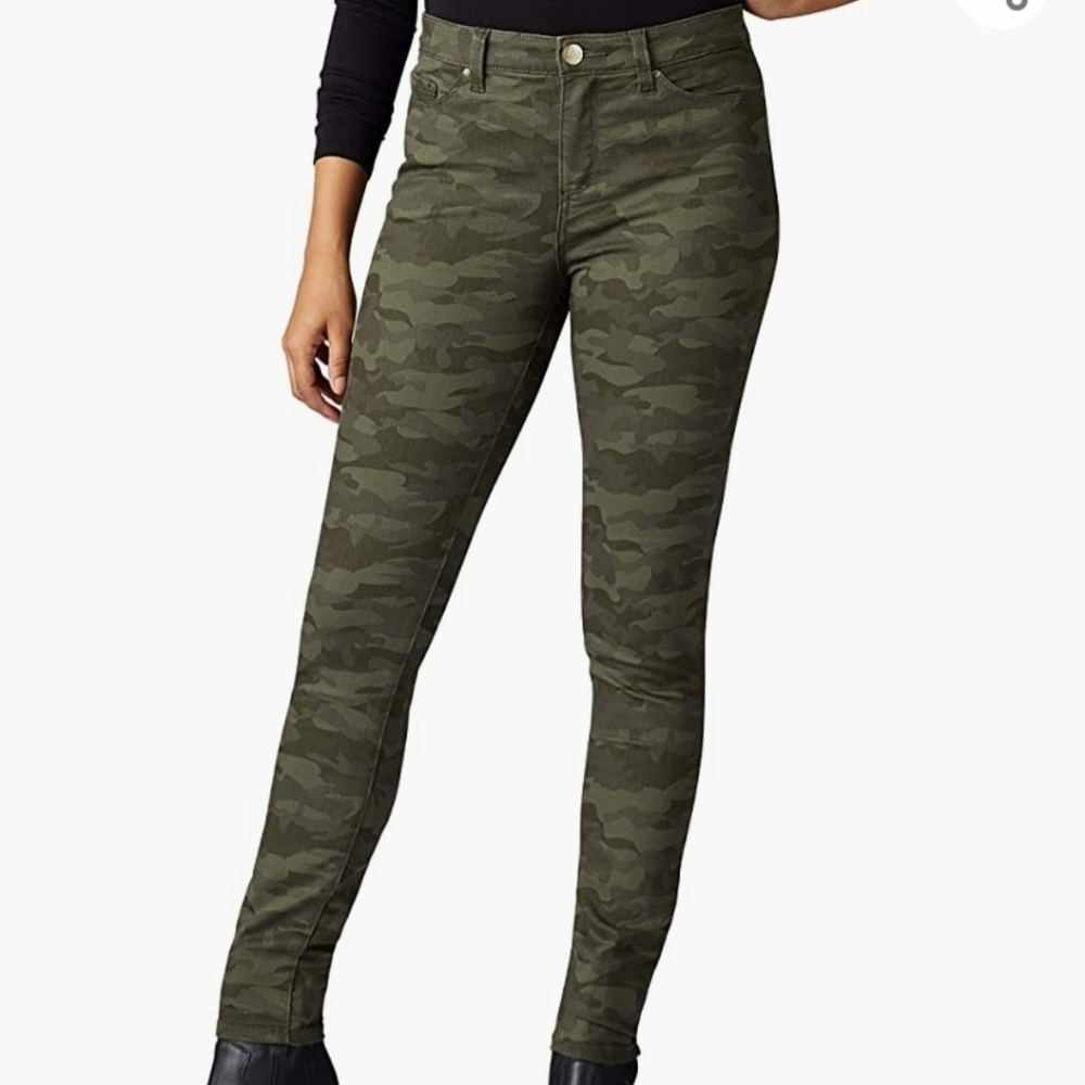 Lee Women's Sculpting Slim Fit Skinny Leg Camo Jeans Size 4 Medium